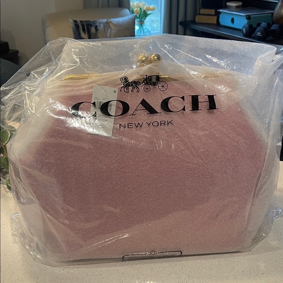 COACH Large Kisslock Frame Shoulder Clutch Bag (Pink) - NWT💝 - Picture 7 of 16